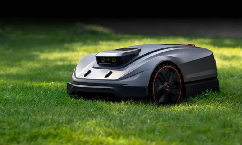 How Do Mulching Blades Improve Robot Mower Performance?